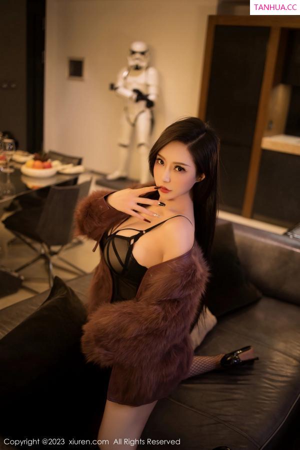   [XiuRen]高清写真图 2023.06.14 No.6908 大琪琪Emily 黑丝美腿第6张图片